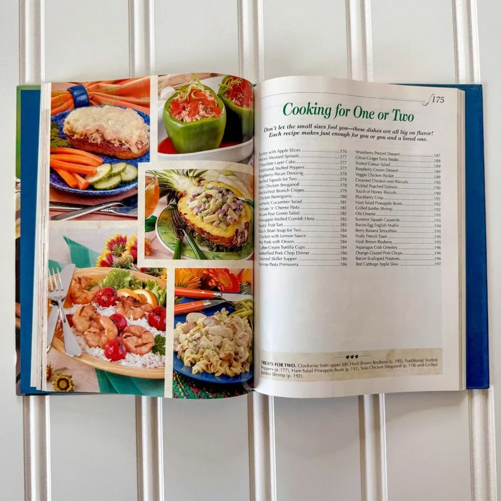2005 Taste of Home Annual Recipes Hardcover Vintage Cookbook | 504 Recipes